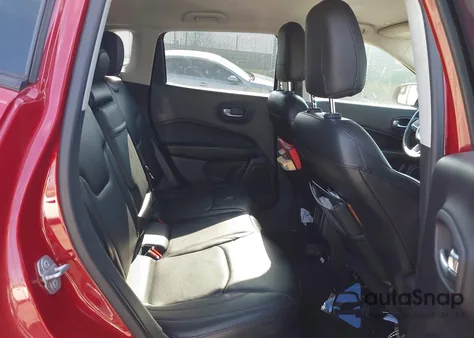 2018 Jeep Compass Limited 4X4 из США, поврежденный, VIN 3C4NJDCB1JT395933